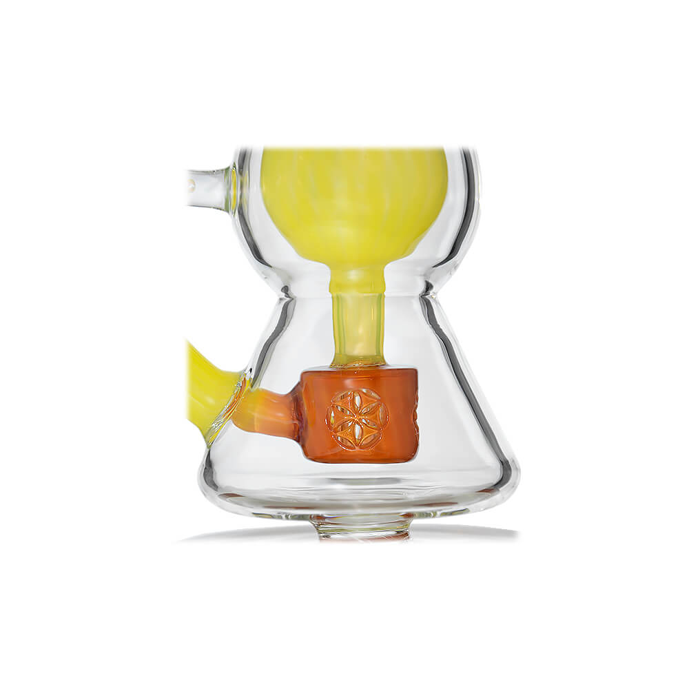 CURVY TORUS- Premium borosilicate glass dab rig from Calibear Glass. Ideal for dabbing, providing smooth hits and durability. Shop high-quality dab rigs, water pipes, bongs, erig glasses and glass smoking accessories at Calibear Glass. Elevate your smoking experience with a durable and stylish glass dab rig. Free shipping on all orders.