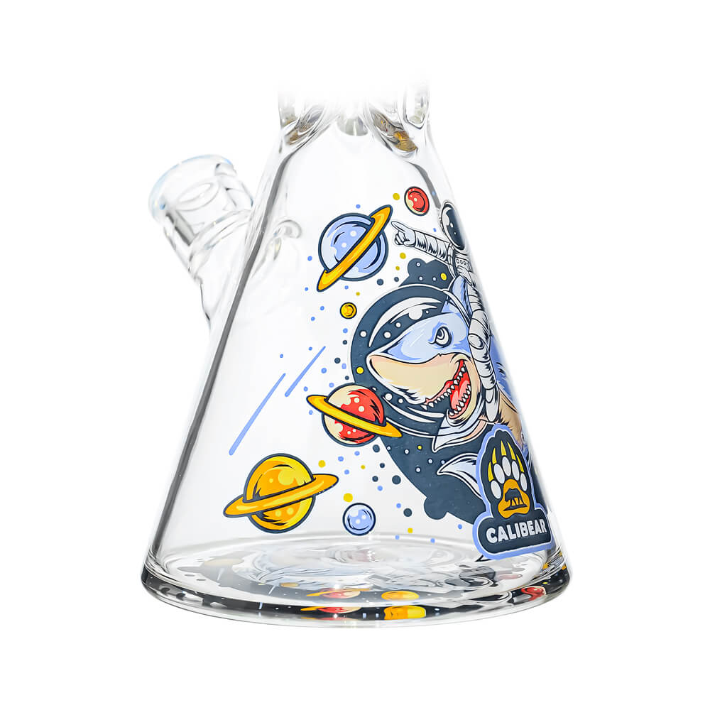 ILLUSTRATED BEAKER WATER PIPE SERIES-Premium borosilicate glass water pipe, bong from Calibear Glass. Ideal for dabbing, providing smooth hits and durability. Shop high-quality dab rigs, water pipes, bongs, erig glasses and glass smoking accessories at Calibear Glass. Elevate your smoking experience with a durable and stylish glass dab rig. Free shipping on all orders.
