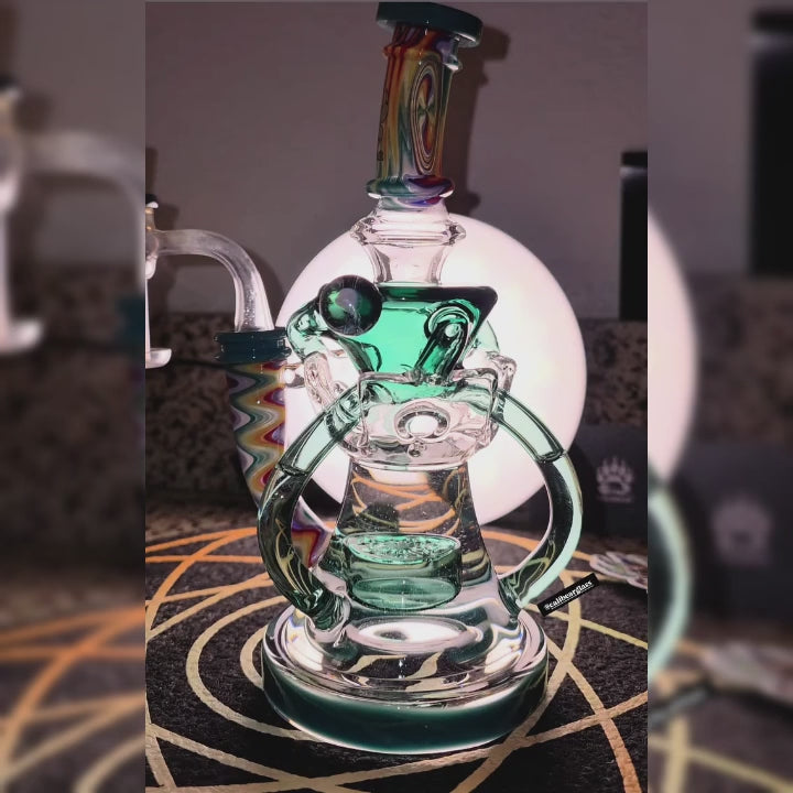 HEADY WIGWAG FAB KLEIN RECYCLER- Premium borosilicate glass dab rig from Calibear Glass. Ideal for dabbing, providing smooth hits and durability. Shop high-quality dab rigs, water pipes, bongs, erig glasses and glass smoking accessories at Calibear Glass. Elevate your smoking experience with a durable and stylish glass dab rig. Free shipping on all orders.