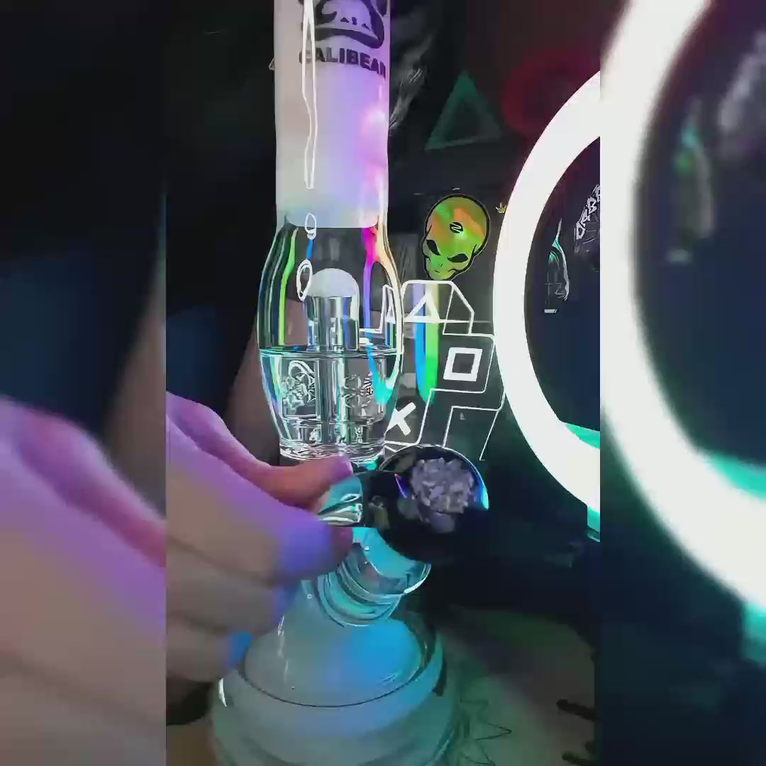 SOL COLLINS BEAKER BONG- Premium borosilicate glass water pipe, bong from Calibear Glass. Ideal for dabbing, providing smooth hits and durability. Shop high-quality dab rigs, water pipes, bongs, erig glasses and glass smoking accessories at Calibear Glass. Elevate your smoking experience with a durable and stylish glass dab rig. Free shipping on all orders