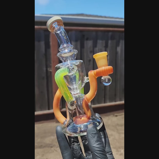 function video of Calibear Recycling Arch Glass Rig Handcrafted Borosilicate Glass Angle view showing percolation and recycler water loop airflow design
