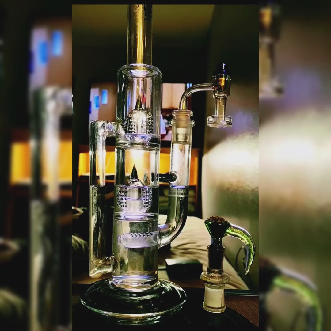 TREECYCLER- Premium borosilicate glass water pipe, bong from Calibear Glass. Ideal for dabbing, providing smooth hits and durability. Shop high-quality dab rigs, water pipes, bongs, erig glasses and glass smoking accessories at Calibear Glass. Elevate your smoking experience with a durable and stylish glass dab rig. Free shipping on all orders