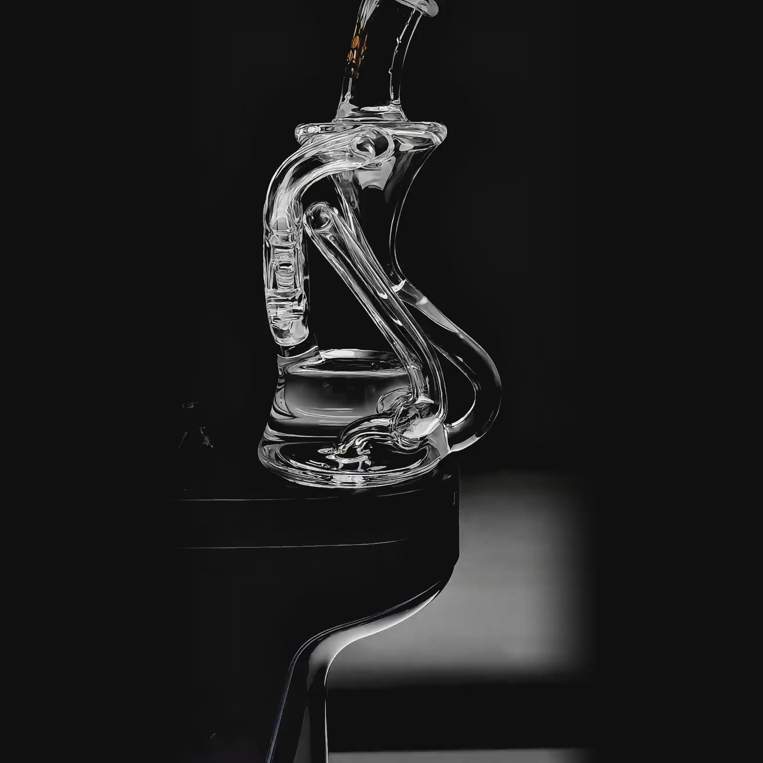 CALIBEAR Swiss Donut Recycler Glass Attachment for Dr. Dabber Switch 2, hand-blown borosilicate glass, multi-hole Swiss Donut diffusion design for smooth, flavorful hits.