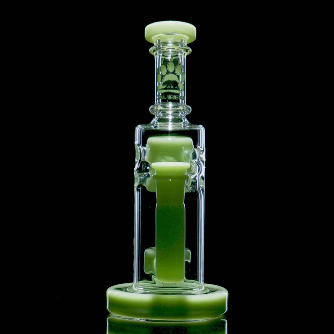 STRAIGHT FAB V2- Premium borosilicate glass dab rig from Calibear Glass. Ideal for dabbing, providing smooth hits and durability. Shop high-quality dab rigs, water pipes, bongs, erig glasses and glass smoking accessories at Calibear Glass. Elevate your smoking experience with a durable and stylish glass dab rig. Free shipping on all orders